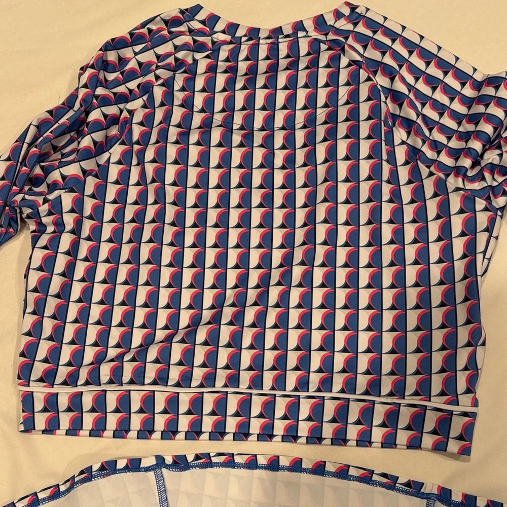 Penguin Brand Colorful Geometric Two-Piece Sport Set long sleeved & skort size M - Picture 6 of 6